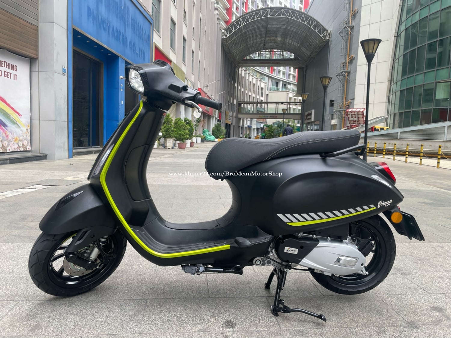 Vespa Princess125cc 2025 ស្មាតឃី New98%មានពន្ធកាតគ្រីស្លាកលេខ