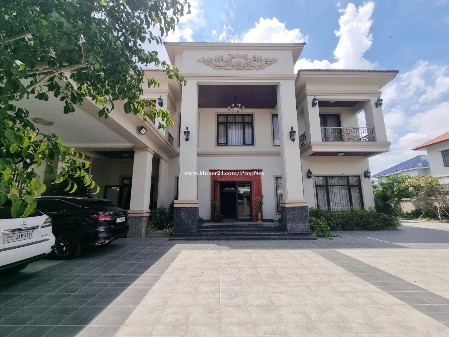 Villa for Sale ( វីឡាប្រណិតថ្មីសម្រាប់លក់) ភ្នំពេញថ្មីសែនសុខ