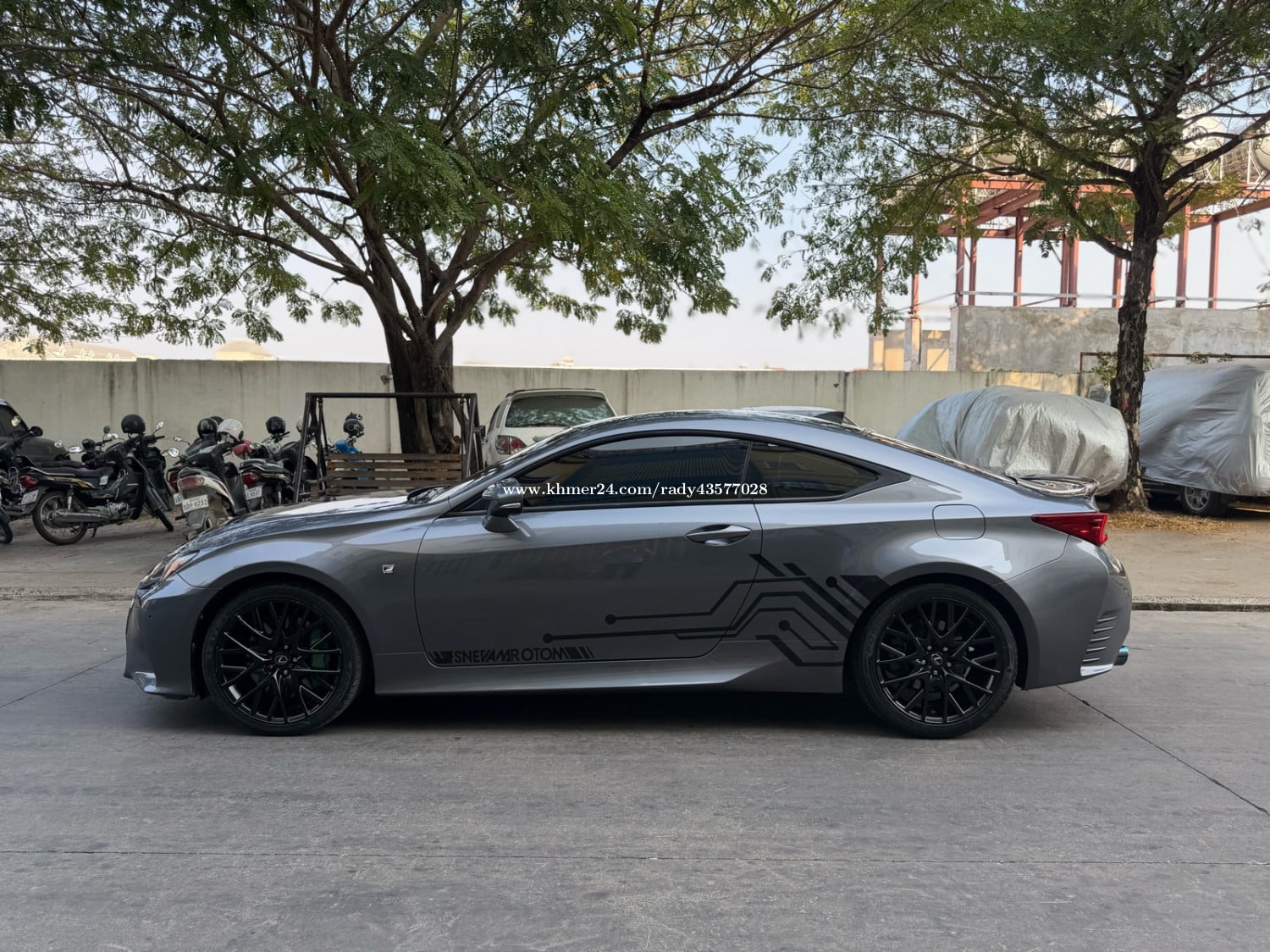 ឡានលក់ថ្មីណាស់