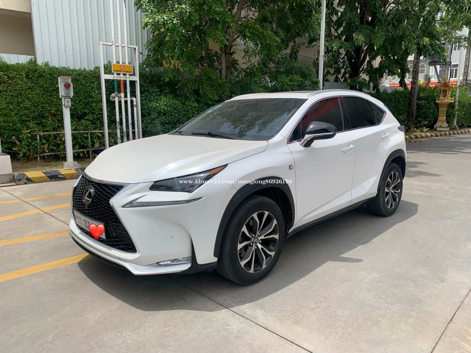 ឡានលក់បន្ទាន់ Lexus NX200t 015 3បេតុង ប៉ុង1