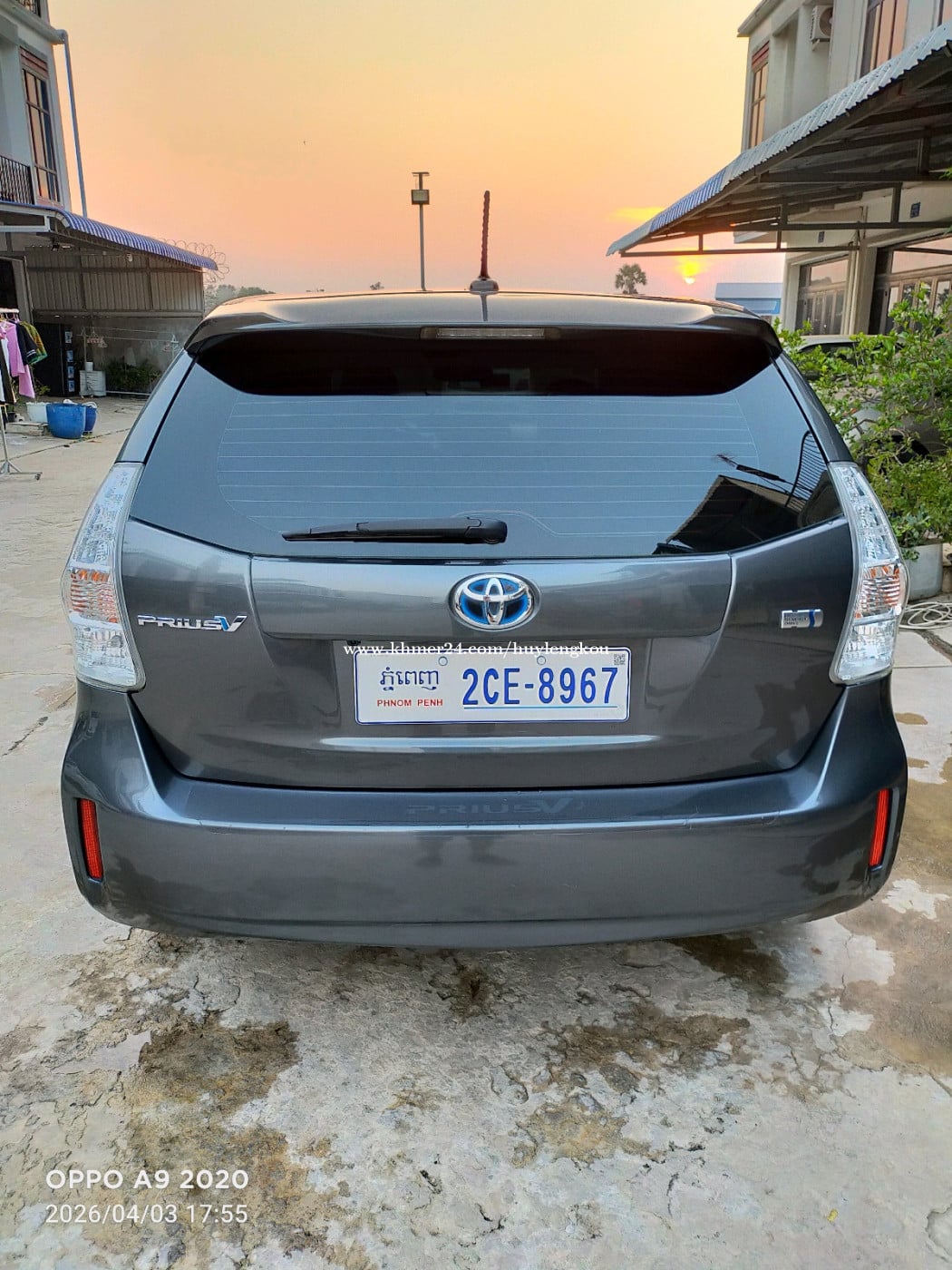 ម្ចាស់ដាក់លក់បន្ទាន់ តម្លៃក្រោមទីផ្សារPRIUS V 012 Option 5 full(ពណ៌ប្រផេះ)កំដៅពូកសងខាង បាញ់ទឹកចង្កៀង