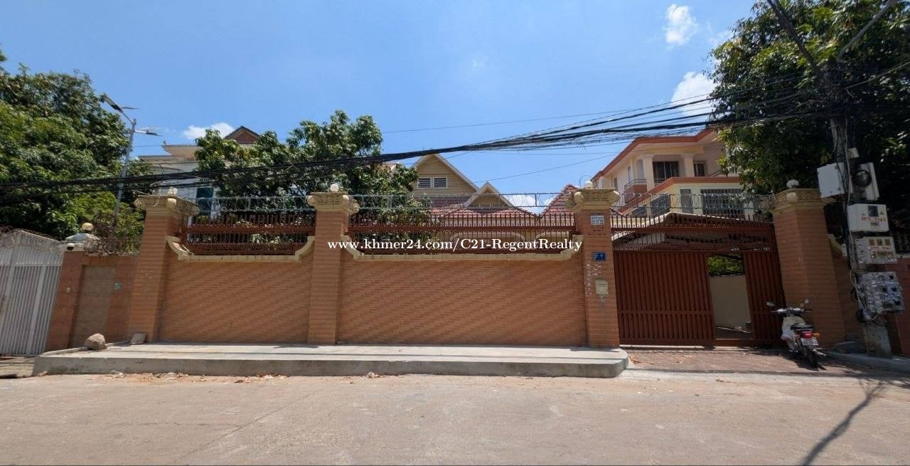 House for rent at Psar Derm Thkov
