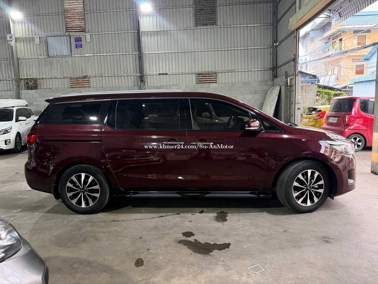 Kia carnival 2015full option ទ្វាអូតូបី