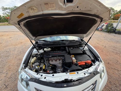 ឡានលក់ hybrid 50th Anniversary Edition