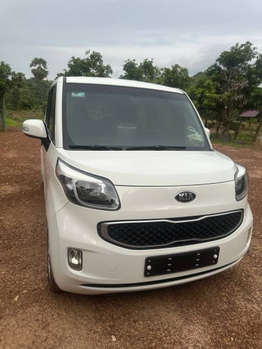 ឡានថ្មីក្រដាស់ពន្ធ