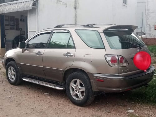 លក់ដូរសារី