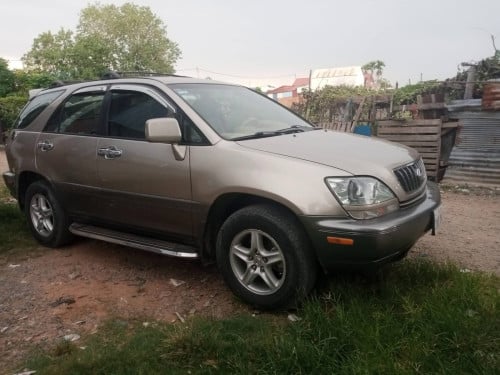 លក់ដូរសារី