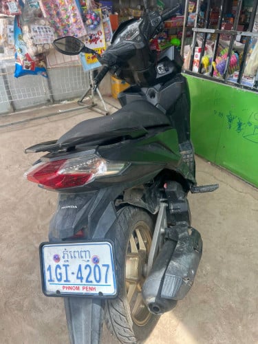 ម៉ូតូលក់