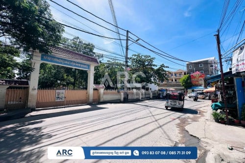 ផ្ទះអាជីវកម្ម២ល្វែងក្បែរផ្សារសាមហានទួលង្កែឬស្សីកែវ