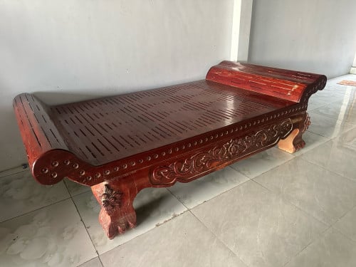 គ្រែព្រះនាងសក្រំឈើក្រាស់ល្អ