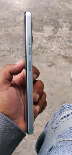 ថ្មនៅខ្លាំងសេវានៅខ្លាំង។