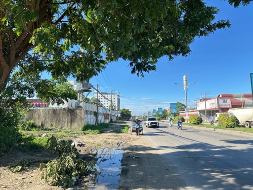 ដីលក់ក្រោមទីផ្សារ