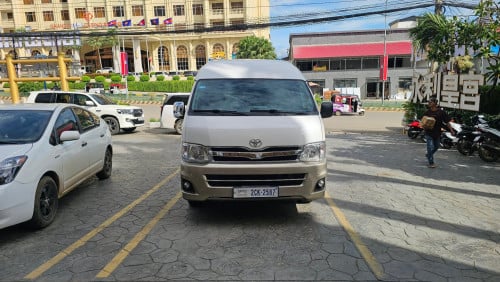 ឆ្នាំ 010 អូតូ សាំង តំលៃ 23500$
