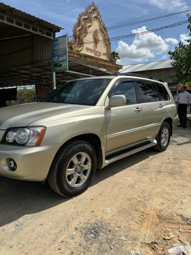 ឡានលក់ ឆ្នាំ03 4ម៉ាសុីនប៉ុង1 មហាថ្មី