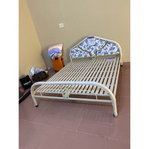 គ្រែដែក ខ្នាត 160 x 200cm (យកច្រើនចុះច្រើន)