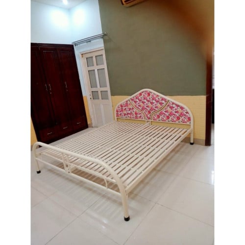 គ្រែដែក ខ្នាត 160 x 200cm (យកច្រើនចុះច្រើន)