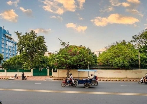ផ្ទះលក់ | ជិតសាកលវិទ្យាល័យ 31 បន្ទប់គេង
