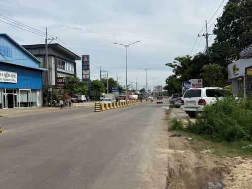 ដីអាជីវកម្មលក់នៅលើផ្លូវ598