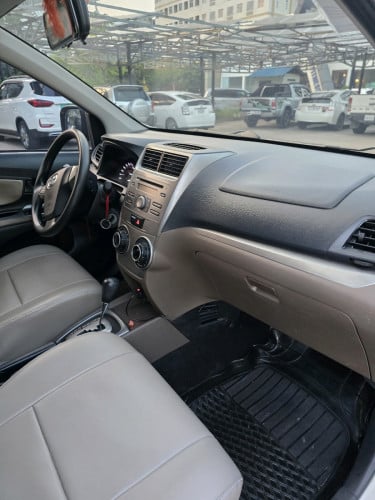 លានជប៉ុន7កៅអី3ជួរ Toyota Avenza017