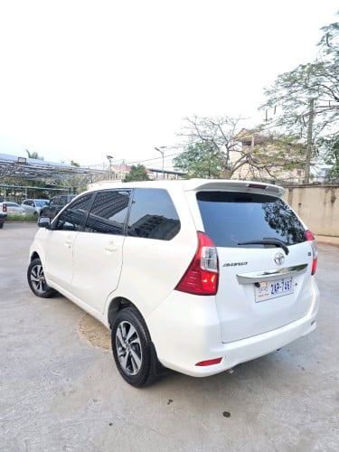 លានជប៉ុន7កៅអី3ជួរ Toyota Avenza017