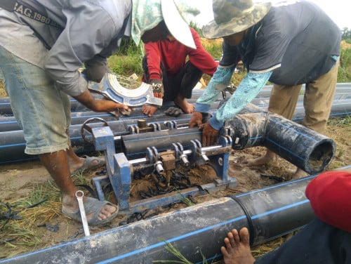 អ៊ុតទុយយោខ្មៅ HDPE និងមានផ្គត់ផ្គង់ផងដែរ គ្រប់ខ្នាតតូចធំ