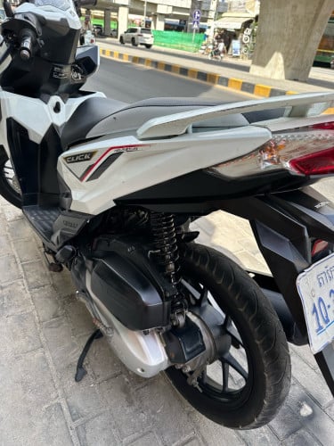 លក់Honda click