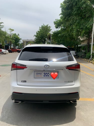 ឡានលក់បន្ទាន់ Lexus NX200t 015 3បេតុង ប៉ុង1