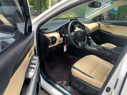 ឡានលក់បន្ទាន់ Lexus NX200t 015 3បេតុង ប៉ុង1