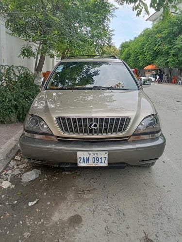 លក់ Lexus RX300 ឆ្នាំ2000 ប៉ុងមួយឡានស្អាតអត់បុកអត់ប៉ះ