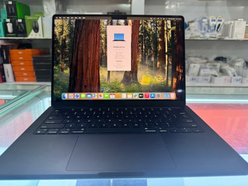 ๐ฉธ่กไบๅบ๏ผๅๆฐ MacBook Pro 14 ๅฏธ M4 ่ฏ็