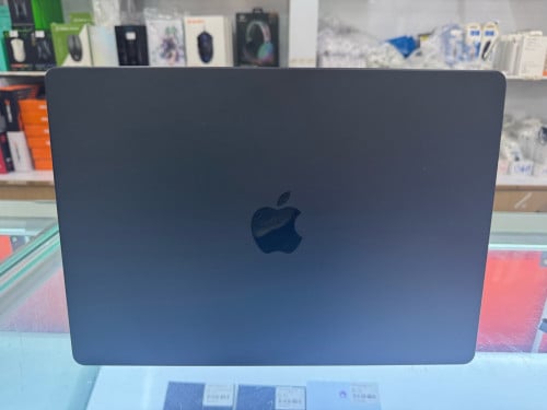 ๐ฉธ่กไบๅบ๏ผๅๆฐ MacBook Pro 14 ๅฏธ M4 ่ฏ็