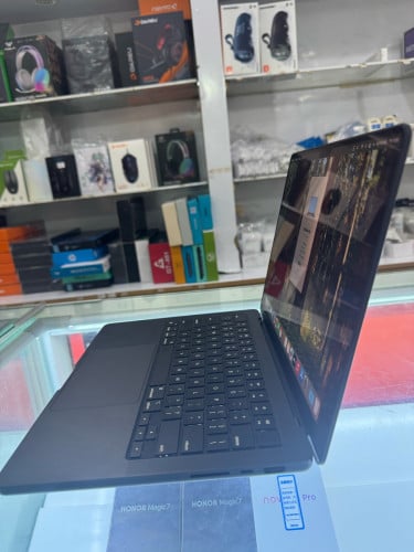 ๐ฉธ่กไบๅบ๏ผๅๆฐ MacBook Pro 14 ๅฏธ M4 ่ฏ็
