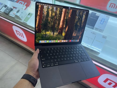 🩸血亏出！准新 MacBook Pro 14 寸 M4 芯片