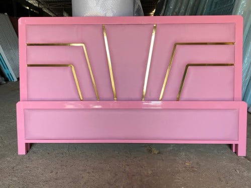 គ្រែPink ៗ Size: 180 x 200cm (ហ្វ្រីតម្លើង និងដឹក)