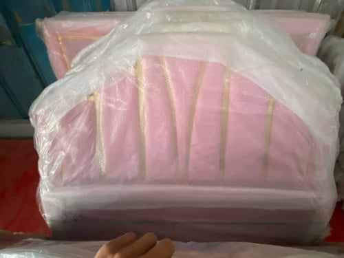 គ្រែPink ៗ Size: 180 x 200cm (ហ្វ្រីតម្លើង និងដឹក)
