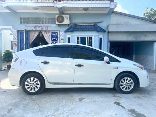 ឡានជិះផ្ទាល់ Prius 013 option 3