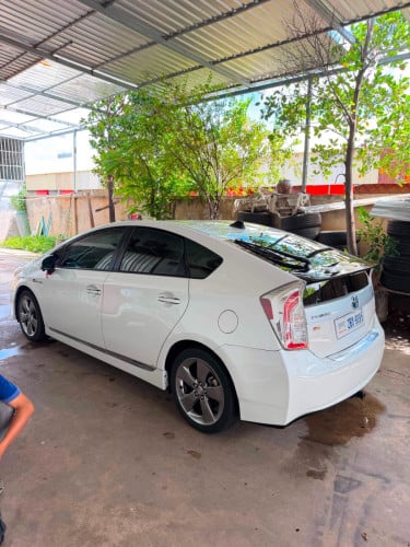 ឡានជិះផ្ទាល់ខ្លួន Prius Option 5 Advance ឡើង 012 16800$ ចរចា