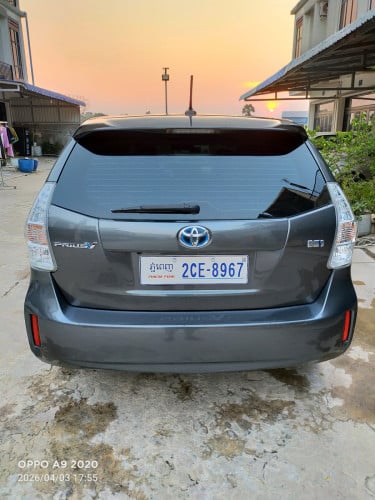 ម្ចាស់ដាក់លក់បន្ទាន់ តម្លៃក្រោមទីផ្សារPRIUS V 012 Option 5 full(ពណ៌ប្រផេះ)កំដៅពូកសងខាង បាញ់ទឹកចង្កៀង