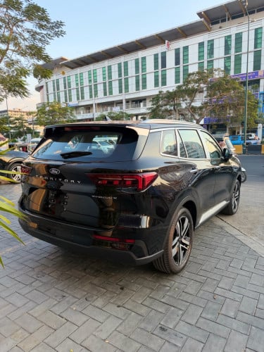 តម្លៃល្អខ្លាំង SUV 5 កៅអី