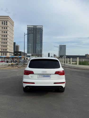 *តម្លៃ១មុឺនជាង រក SUV 7កៅអី គឺ Audi Q7 នេះហើយ*