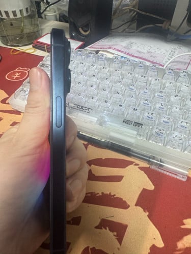 🔥【iPhone 15 Pro 现货到店】🔥钛金属机身,超瓷晶面板,又轻又耐造A17 Pro芯片加持,游戏、剪辑、日常用都丝滑拉满4800万主摄+4K 60fps电影模式,随手拍都是大片质感