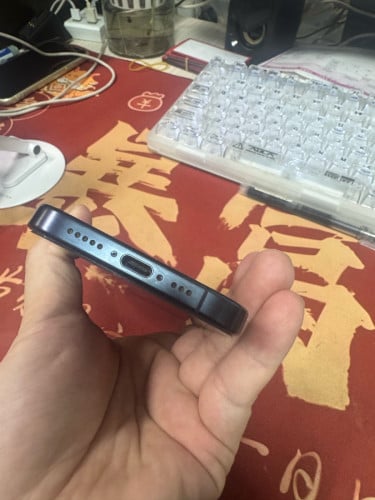 🔥【iPhone 15 Pro 现货到店】🔥钛金属机身,超瓷晶面板,又轻又耐造A17 Pro芯片加持,游戏、剪辑、日常用都丝滑拉满4800万主摄+4K 60fps电影模式,随手拍都是大片质感