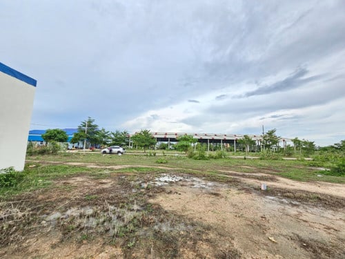 ដីលក់បន្ទាន់ 🚨 2ឡូ ទំហំ 10x20m²