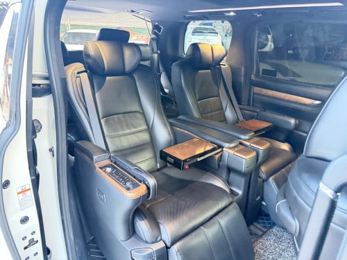 ឆ្វេងសុីន V6 spec រស្សុី executive lounge