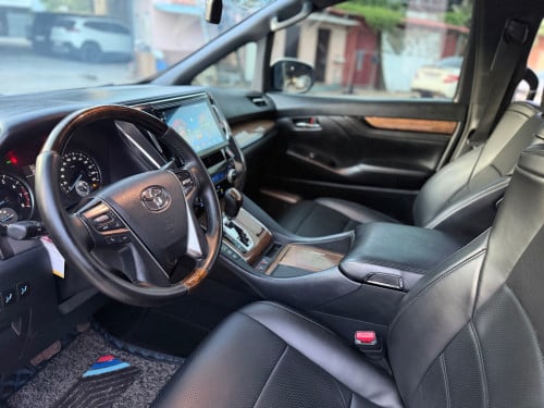 ឆ្វេងសុីន V6 spec រស្សុី executive lounge