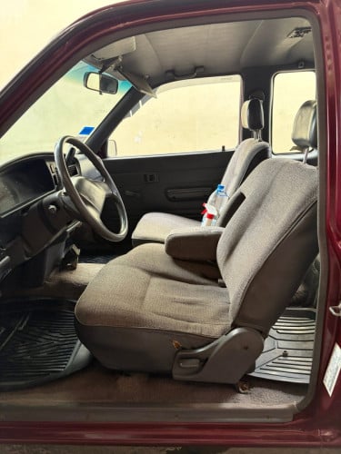1991 Toyota Hilux ម៉ាស៊ីនសាំង ( Zin )