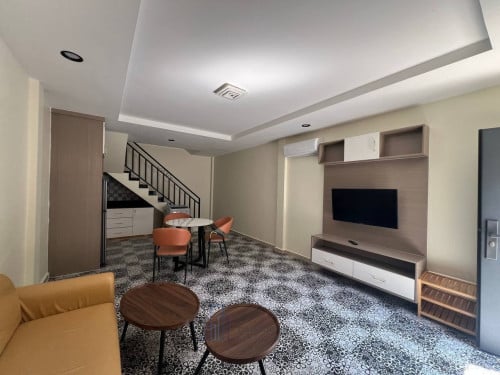 1BR - Ground Floor Apartment In Boeung Tompun Area