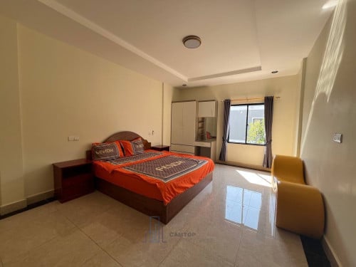 1BR - Ground Floor Apartment In Boeung Tompun Area