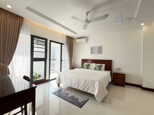 2 Bedroom Modern Apartment For Rent In BKK3 With Pool