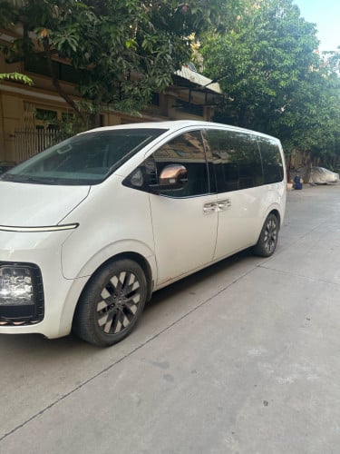 2024 Staria Lounge VIP 7 កៅអី